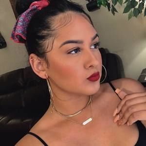 Meet your Posher, Norma